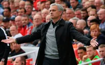 HLV Mourinho bất ngờ hé lộ sẽ rời Man Utd, không quên đá xoáy Giáo sư Wenger