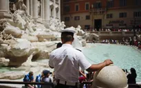 Italy giữ nề nếp tại các đài phun nước trước làn sóng khách du lịch