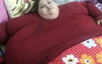Bệnh nhân nặng 500kg được cần cẩu đưa vào bệnh viện phẫu thuật