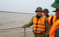 Phó Thủ tướng Trịnh Đình Dũng kiểm tra công tác ứng phó bão số 16