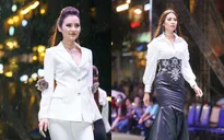Jolie Phương Trinh cùng Nguyễn Thị Loan đội mưa trình diễn catwalk