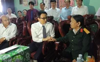 PTTg Vũ Đức Đam thăm và tặng quà gia đình chính sách tỉnh Kon Tum