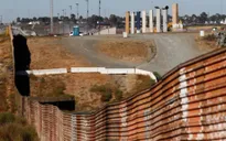 Mỹ giới thiệu bức tường biên giới mẫu giữa Mỹ và Mexico