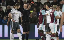 "Cầu thủ 12" của Man Utd nhận kỷ luật nặng vì "còi méo"