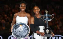 Vượt qua chị gái, Serena Williams vô địch Australia mở rộng 2017