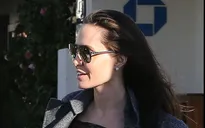 Angelina Jolie sụt giảm cân nghiêm trọng