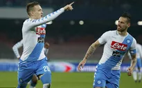 Vượt qua Genoa, Napoli vươn lên ngôi nhì bảng Serie A