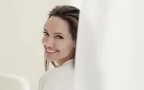 Rộ tin đồn Angelina Jolie có bạn trai mới ở Anh