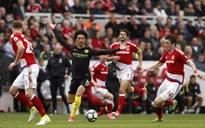 Kết quả bóng đá châu Âu đêm 30/4, rạng sáng 1/5: MU, Man City đồng loạt hoà, Tottenham 2-0 Arsenal, Roma 1-3 Lazio