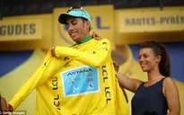 Chặng 12 Tour de France: Bardet về nhất, Aru giành áo vàng từ Chris Froome