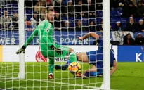 Man Utd rơi chiến thắng phút chót, Mourinho mắng học trò quá khờ dại