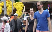 Khách du lịch ồ ạt đến Đà Nẵng bằng “tour 0 đồng”