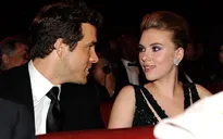 Bị tin tặc phát tán ảnh nóng, Scarlett Johansson suy sụp