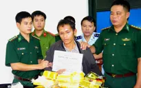 Bắt 10kg ma túy đá tại khu vực biên giới