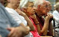 Người già ở Mỹ chênh lệch thu nhập nghiêm trọng