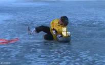 Lâm Chí Dĩnh gặp tai nạn trên sân băng
