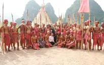 Đạo diễn phim "Kong: Đảo đầu lâu" trở lại Ninh Bình
