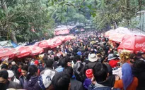 Chưa vào hội, du khách đã nườm nượp trẩy hội chùa Hương