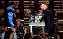 Màn "khẩu chiến" giữa Floyd Mayweather và Conor McGregor
