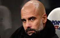 Arsene Wenger bóng gió chê Guardiola "ăn may"