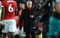 Mourinho: Thua Sevilla đau hơn hay thua Liverpool đau hơn?