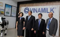 Phó Thủ tướng Lào thăm và làm việc với Vinamilk