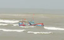 Hải quân cứu tàu cá Khánh Hòa bị chết máy ở Trường Sa