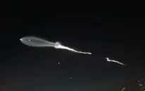SpaceX phóng tên lửa " Chim Ưng 9" tạo vệt sáng làm chao đảo mạng xã hội