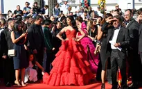 Aishwarya Rai tỏa sáng như một nữ hoàng tại LHP Cannes 2017
