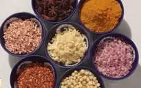 Đầu bếp Ấn Độ và niềm đam mê gia vị Việt