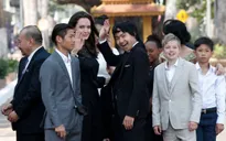 Những đứa trẻ nhà Jolie-Pitt gây bất ngờ về sự trưởng thành