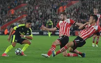 Đá bù vòng 26 giải Ngoại Hạng Anh: Southampton 0-2 Arsenal, Wenger nuôi hy vọng dự Champions League