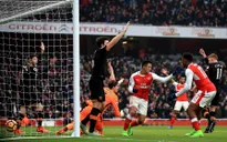Vòng 25 giải Ngoại hạng Anh: Arsenal 2-0 Hull City: Trận đấu của 2 cánh tay