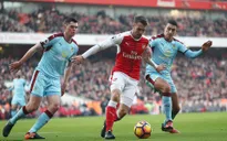 Vòng 22 giải Ngoại hạng Anh: Arsenal 2-1 Burnley: 7 phút bù giờ kịch tính
