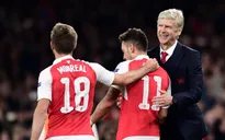 Arsene Wenger tin Arsenal còn cơ hội vô địch, chê bai Tottenham bỏ cuộc sớm