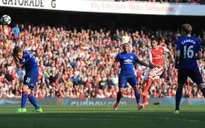 VIDEO Xhaka lập siêu phẩm may mắn hạ gục De Gea, mở tỷ số cho Arsenal