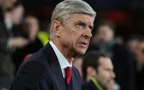 HLV Wenger phủ nhận liên hệ với PSG