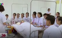 “Bài toán” nhân lực y tế cho các huyện nghèo đang được giải quyết