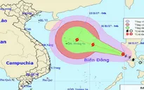 Bão số 13 không ngừng gây mưa dông, gió mạnh ở phía Đông của Bắc Biển Đông