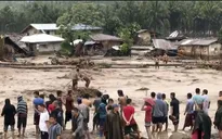 Hàng nghìn người Philippines trải qua ngày Giáng sinh ở nơi trú bão