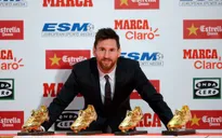Nhận Chiếc giày vàng, Messi từ chối nói về tương lai tại Barca