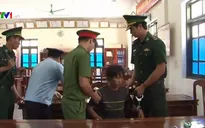 Bắt đối tượng vận chuyển 10 kg ma túy đá về Việt Nam