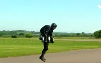 Richard Browning phá vỡ kỷ lục bằng bộ đồ bay thử nghiệm