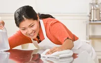 Tình trạng bóc lột người giúp việc tại Singapore