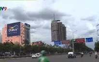 Bất cập đường lớn, biển báo giao thông nhỏ tại TP.HCM