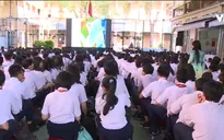 Tuyên truyền biển đảo cho học sinh vào buổi chào cờ