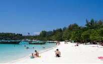 Thái Lan cấm hút thuốc lá ở hơn 20 bãi biển du lịch nổi tiếng