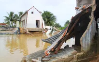 Bình Định khẩn trương hỗ trợ các gia đình có nhà sập do lũ