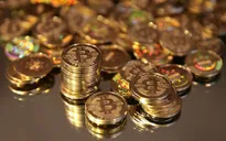 Bitcoin lội ngược dòng tăng giá mạnh
