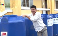 Tặng 100 bồn chứa nước cho bà con Long An